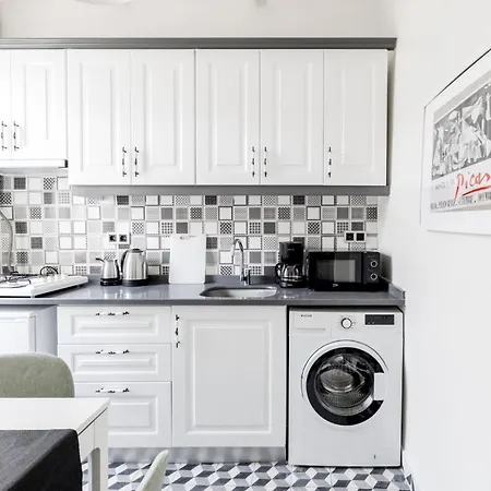 Chic Flat 5 Min To Galata Tower In Istiklal Ave Διαμέρισμα *